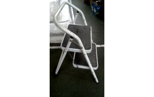 TRAPLADDER WIT 2 TREDEN