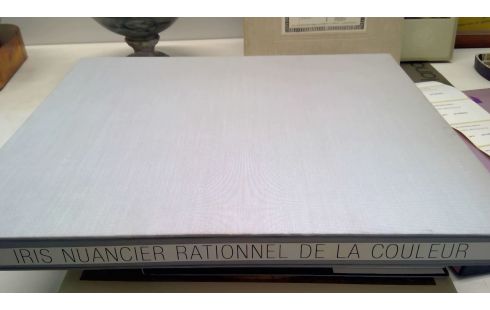 BOEK IRIS NUANCIER   RAT DE LA COULEUR