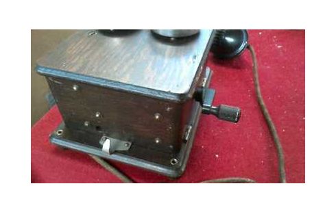 TELEPHONE DECORATIF ANCIEN MURAL