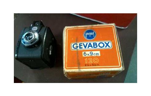 FOTOTOESTEL ANTIEK GEVABOX 6X9
