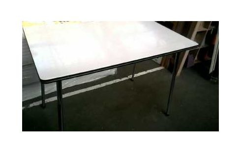 TABLE DE CUISINE VINTAGE FORMICA