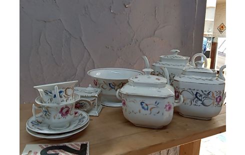 VAISSELLE ENSEMBLE 19 ÉME