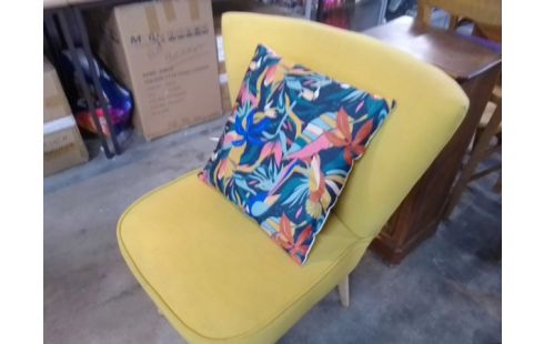 FAUTEUIL JAUNE DECO + COUSSIN