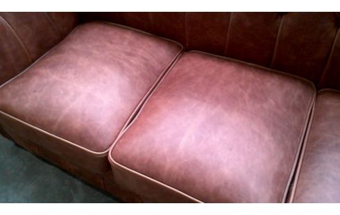 BUTACA. 3 PLAZAS CHESTERFIELD ROJO PARDO CUERO