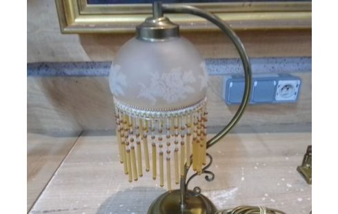 LAMPE A POSER PAMPILLE