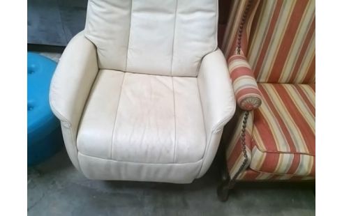 FAUTEUIL CUIR BEIGE