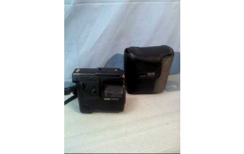 KAMERA <YASHICA SAMURAI> X3.0