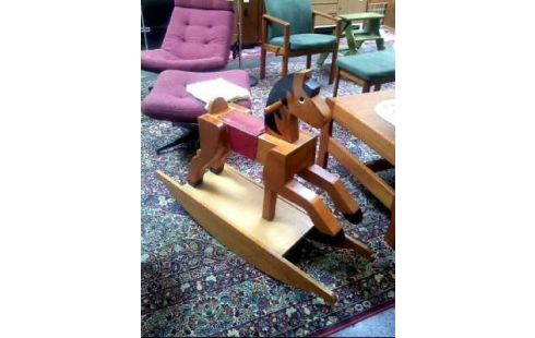 SCHAUKELPFERD HOLZ SITZFLÄCHE ROT