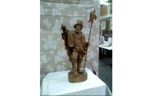 HOLZSCHNITZFIGUR MIT LATERNE <NACHTWÄCHTER>