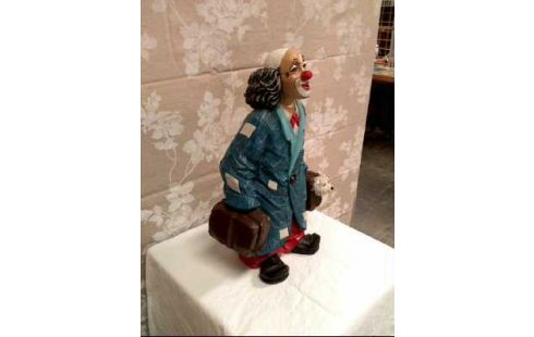 CLOWNFIGUR MIT HUND UND KOFFER <GILDE>