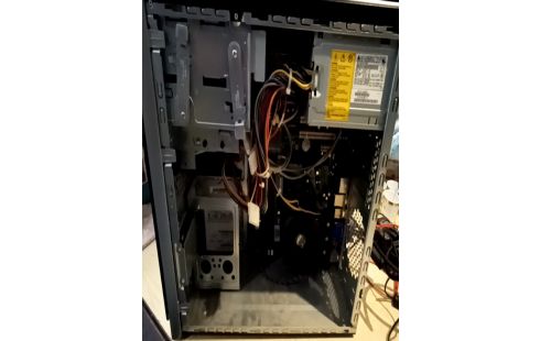 ORDINATEUR PC POUR PIÈCES + ACC RSV