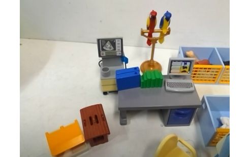 PLAYMOBIL VETERINAIRE AVEC ANIMAUX