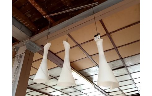 LUMINAIRE MODERNE 3 OPALINES