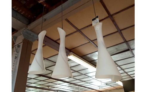 LUMINAIRE MODERNE 3 OPALINES