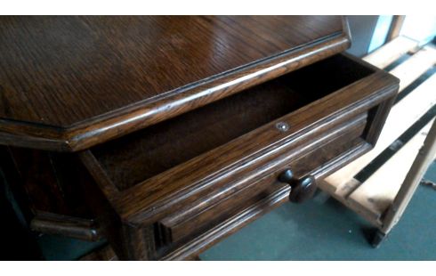 BIJZETTAFELTJE 1 LADE