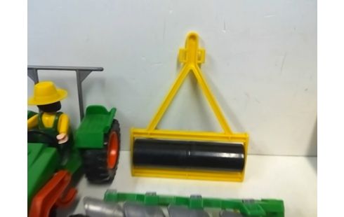 PLAYMOBIL TRACTEUR AVEC EQUIPEMENTS
