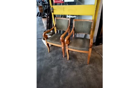 PAIRE DE FAUTEUILS TAPISSÉS VERT