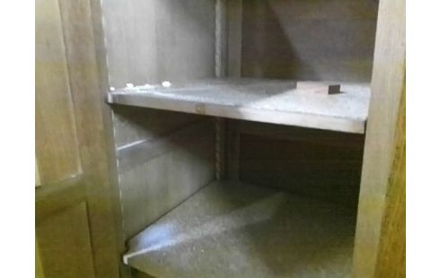 ARMOIRE ANCIENNE 2P AVEC 1 PENDERIE ET 3 ETAGERES