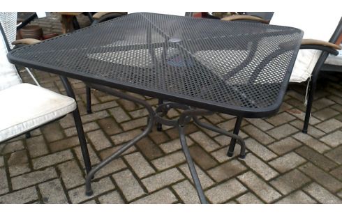 TABLE DE JARDIN NOIRE FER CARRE