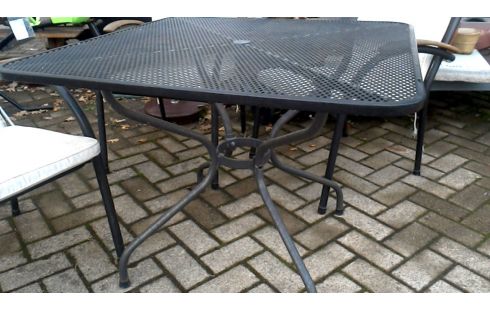 TABLE DE JARDIN NOIRE FER CARRE