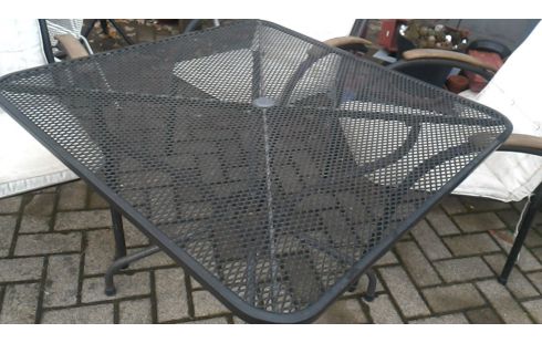 TABLE DE JARDIN NOIRE FER CARRE