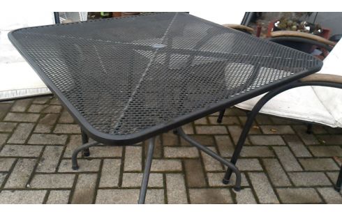 TABLE DE JARDIN NOIRE FER CARRE