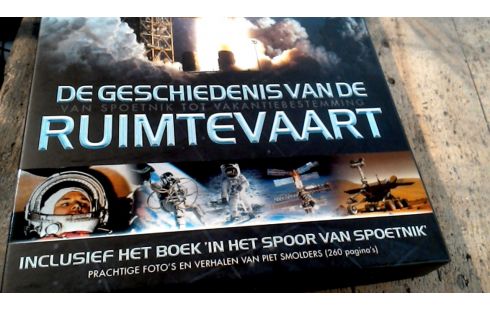 BOEK DVD RUIMTEVAART
