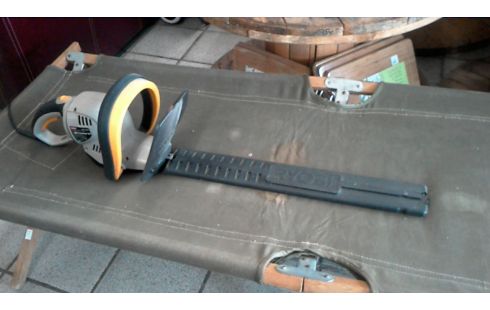 ELEKTRISCHER HÄCKENSCHNEIDER RYOBI