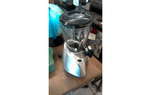 MIXER. KENWOOD IN DE STAAT