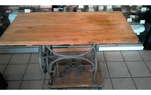 TABLE DECO PIETEMENT MACHINE A COUDRE