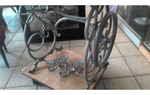 TABLE DECO PIETEMENT MACHINE A COUDRE