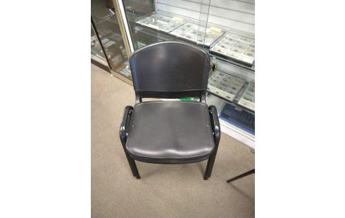 CHAISE DE BUREAU EMPILABLE NOIRE