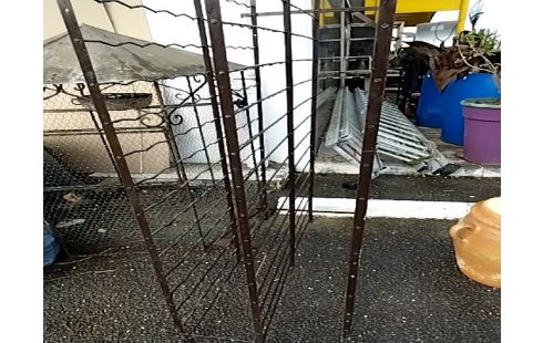 RANGE BOUTEILLES MÉTALLIQUE AVEC CLE