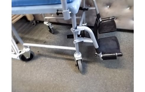 FAUTEUIL PERSONNE MOBILITÉ REDUITE