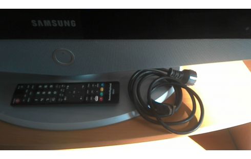 LCD-FERNSEHR SAMSUNG MIT, , FERNBEDIENUNG