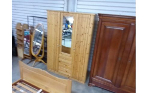 ARMOIRE PIN 3 PORTES 3 TIROIRS