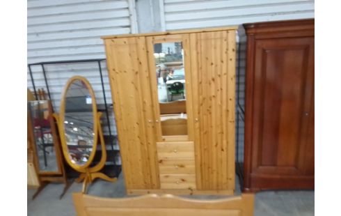 ARMOIRE PIN 3 PORTES 3 TIROIRS