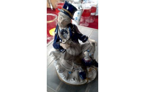 STATUETTE CAPO DI MONTE WEISS MET PORZELLAN