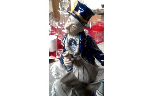 STATUETTE CAPO DI MONTE WEISS MET PORZELLAN