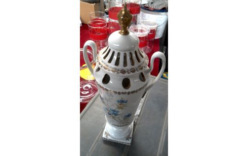 DECKELVASE LIMOGES WEISS PORZELLAN MET OR BLUME