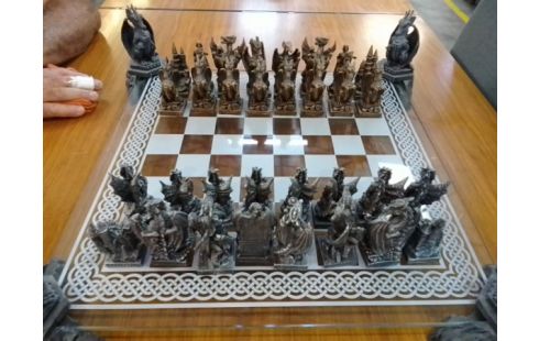 JEU D'ECHECS DRAGONS OR THE REALM COLLECTION