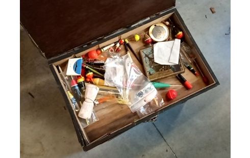 PANIER de pecheur avec accessoires