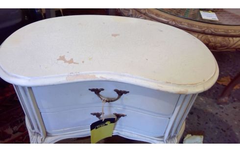 MEUBLE D'APPOINT  HARICOT EN L ETAT