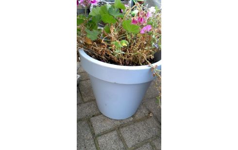 BLOEMPOT GRIJS PVC LOT