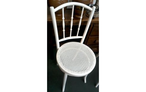 STOEL WIT HOUT CANNAGE