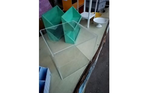 CUBE PLEXIGLASS