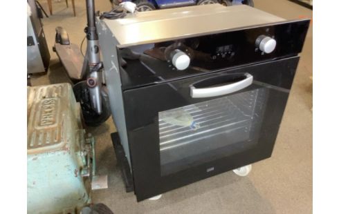 FOUR ENCASTRABLE COOKE AND LEWIS