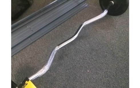 BARRE DE MUSCULATION AVEC POIDS