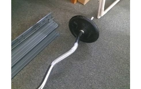 BARRE DE MUSCULATION AVEC POIDS