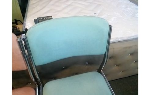 CHAISE BLEUE CLAIRE (TRACES USURES)